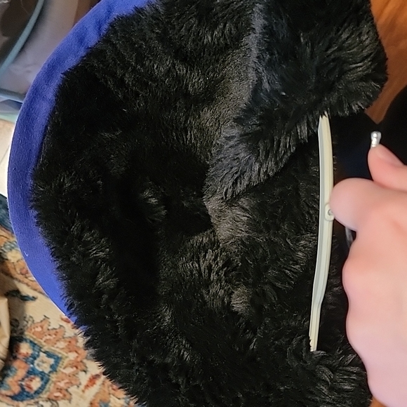 Victoria's Secret Limited Edition Faux Fur Jacket - Picture 6 of 9